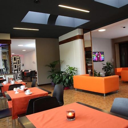 Hotel Veronese Чериньола Экстерьер фото